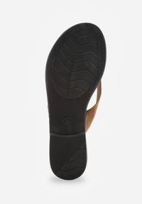 Renee - Ciemnobeżowe Japonki Płaskie w Stylu Boho z Metalicznym Akcentem Nephe. Okazja: na co dzień. Kolor: beżowy. Materiał: len. Sezon: lato. Styl: boho #9