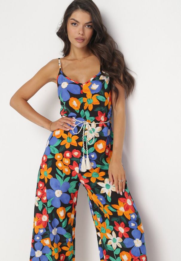 Born2be - Czarno-Niebieski Kombinezon na Cienkich Ramiączkach Wiązany w Pasie Ozdobiony Kwiatowym Printem Yahir. Kolor: czarny. Długość rękawa: na ramiączkach. Wzór: aplikacja, kwiaty, nadruk