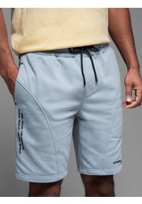 Ombre Clothing - Dopasowane męskie krótkie spodenki dresowe z nadrukami – jasnoniebieskie V1 - Rozmiar: M. Kolor: niebieski. Materiał: dresówka. Długość: krótkie. Wzór: nadruk. Styl: sportowy #4