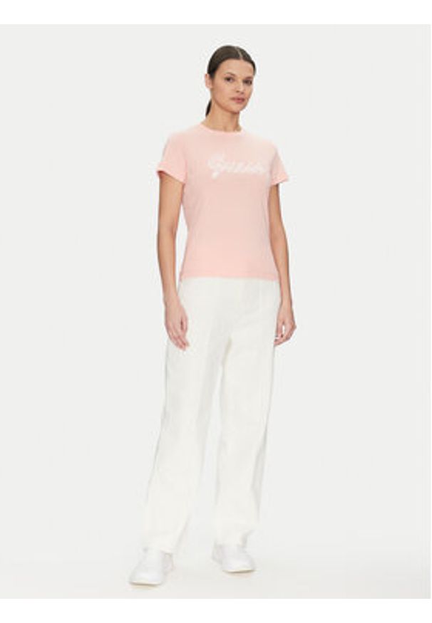 Guess T-Shirt V5GI02 K9RM1 Różowy Slim Fit. Kolor: różowy. Materiał: bawełna