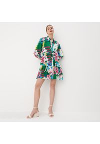 Mohito - Koszulowa sukienka mini we wzory - Zielony. Kolor: zielony. Typ sukienki: koszulowe. Długość: mini #1