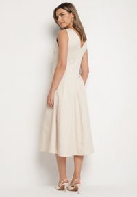 Born2be - Beżowa Sukienka o Rozkloszowanym Kroju z Dekoltem w Serek Alifia. Okazja: na co dzień, na spacer, na imprezę. Typ kołnierza: dekolt w serek. Kolor: beżowy. Długość rękawa: bez rękawów. Typ sukienki: rozkloszowane, proste. Styl: klasyczny, casual #2