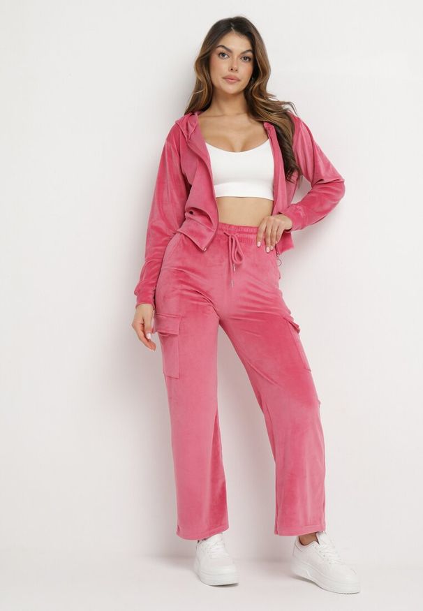 Born2be - Fuksjowy Welurowy Komplet Dresowy Bluza z Kapturem i Szerokie Spodnie Anirle. Kolor: różowy. Materiał: welur, dresówka