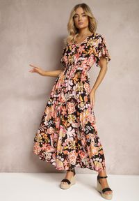 Renee - Czarno-Różowa Bawełniana Sukienka Letnia Ozdobiona Kolorowym Wzorem Boho z Gumką w Pasie Pythia. Kolor: czarny. Materiał: bawełna. Wzór: aplikacja, kolorowy. Sezon: lato. Styl: boho