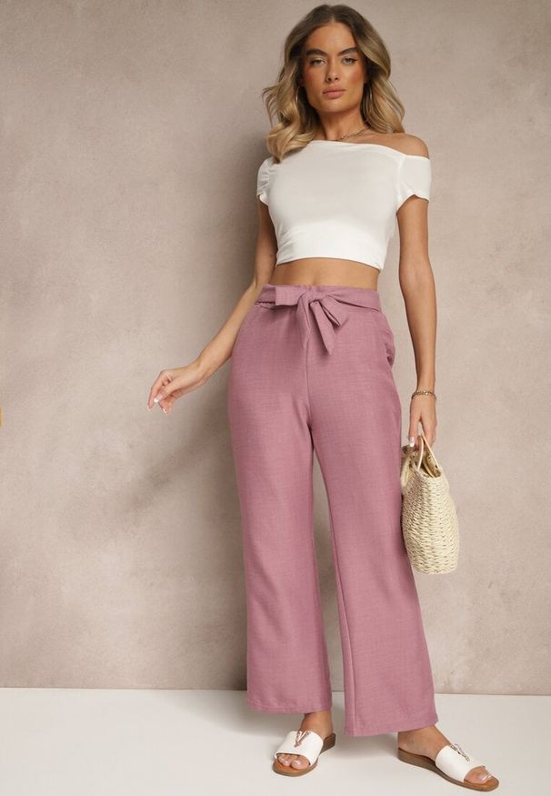 Renee - Ciemnoróżowe Spodnie z Szeroką Nogawką i Gumką w Talii Zdobione Wiązaniem Mireniela. Okazja: na co dzień. Stan: podwyższony. Kolor: różowy. Wzór: aplikacja. Styl: casual, elegancki