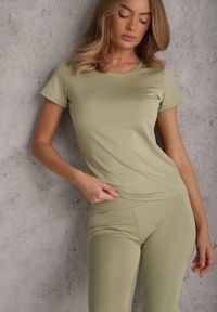 Renee - Jasnozielony Klasyczny T-shirt o Gładkim Wykończeniu Rhethine. Kolor: zielony. Materiał: jeans, zamsz. Długość: krótkie. Wzór: gładki. Styl: klasyczny #4