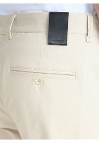 PAKO LORENTE – Beżowe męskie spodnie chino P24SF-WX-004-E-0 - Pako Lorente. Kolor: beżowy. Materiał: bawełna. Sezon: wiosna. Styl: klasyczny #7
