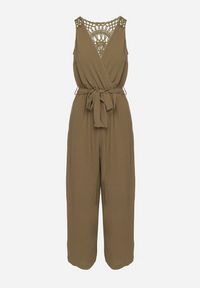 Born2be - Zielony Kopertowy Kombinezon z Ażurowym Tyłem i Szerokimi Nogawkami Marilna. Okazja: na co dzień. Kolor: zielony. Długość rękawa: na ramiączkach. Wzór: ażurowy. Styl: casual #3