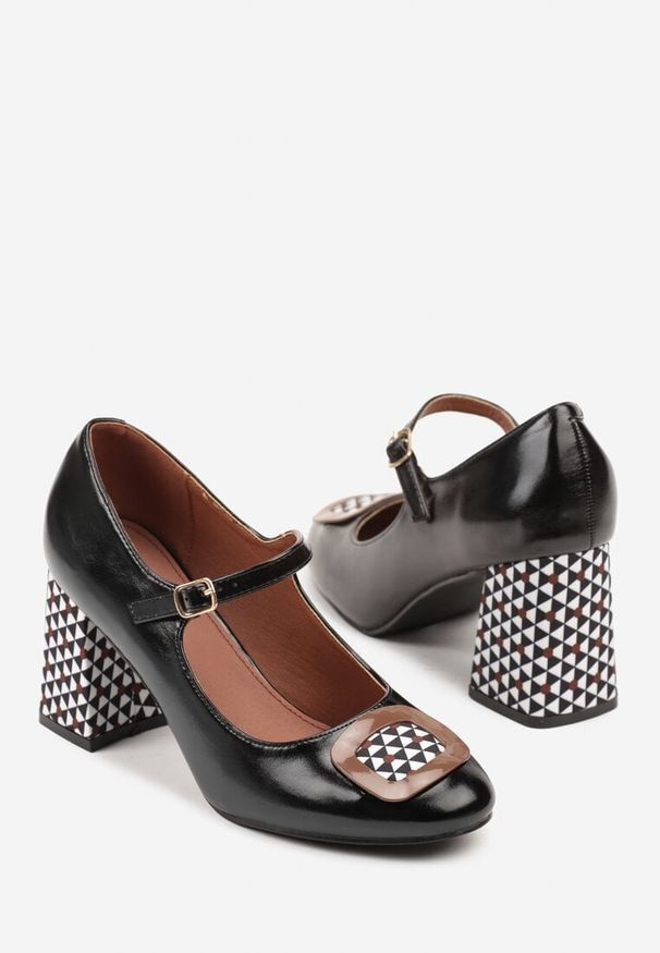Renee - Czarne Retro Czółenka Vices w Stylu Mary Jane ze Skórzaną Wkładką Vedvire. Okazja: na randkę. Zapięcie: pasek. Kolor: czarny. Materiał: skóra. Wzór: geometria. Obcas: na obcasie. Styl: retro. Wysokość obcasa: średni