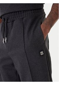 Hugo - HUGO Spodnie dresowe Dineto 50553432 Szary Relaxed Fit. Kolor: szary. Materiał: bawełna #2