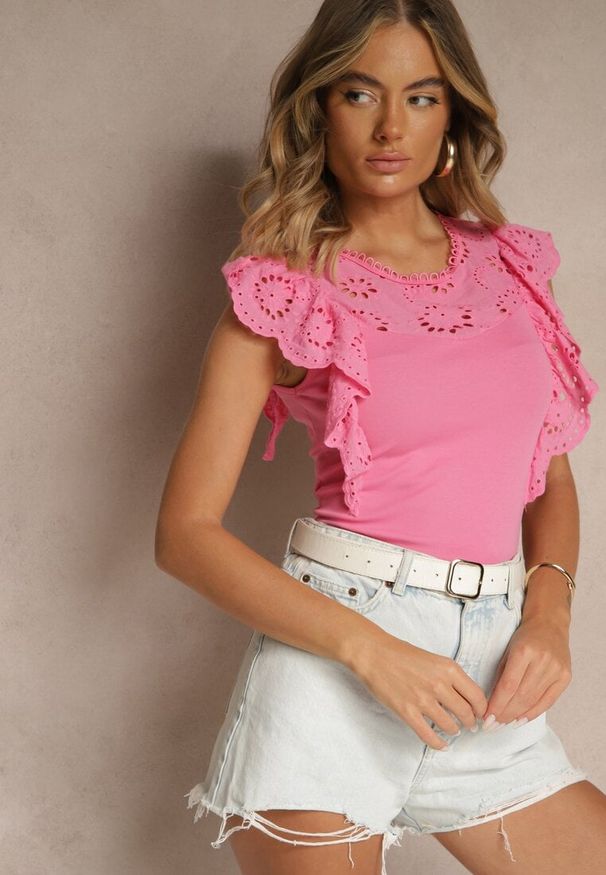 Renee - Różowy Bluzka z Falbankami z Ażurowej Koronki Eleuthus. Typ kołnierza: kołnierz z falbankami. Kolor: różowy. Materiał: koronka. Wzór: ażurowy, koronka