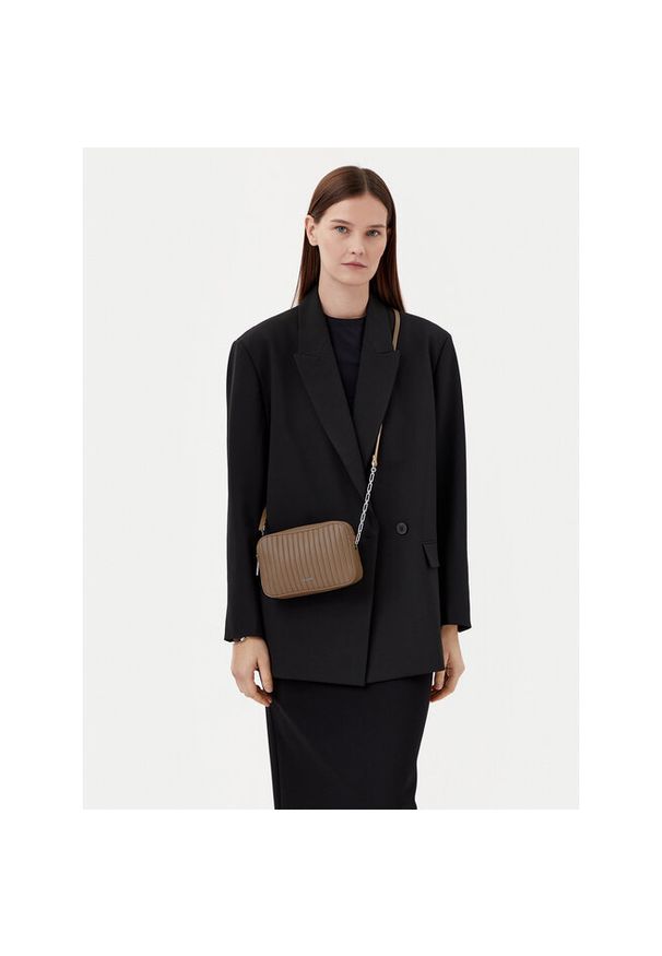 Torebka Calvin Klein. Kolor: brązowy