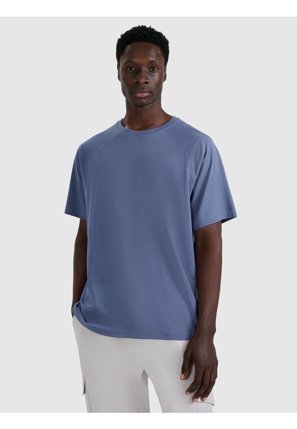 4f - 4F T-shirt oversize gładki męski - granatowy S. Okazja: na co dzień. Kolor: niebieski. Materiał: jersey, materiał, bawełna. Długość rękawa: krótki rękaw. Długość: krótkie. Wzór: gładki. Styl: casual, klasyczny, sportowy