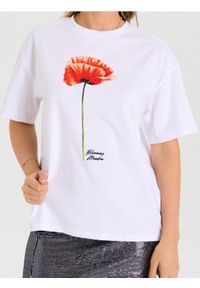 Sinsay - Bawełniana koszulka z nadrukiem - biały. Kolor: biały. Materiał: bawełna. Wzór: nadruk #1