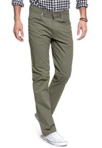 Wrangler - WRANGLER SPODNIE MĘSKIE ARIZONA MOSS GREEN W12OS5330. Materiał: materiał #5