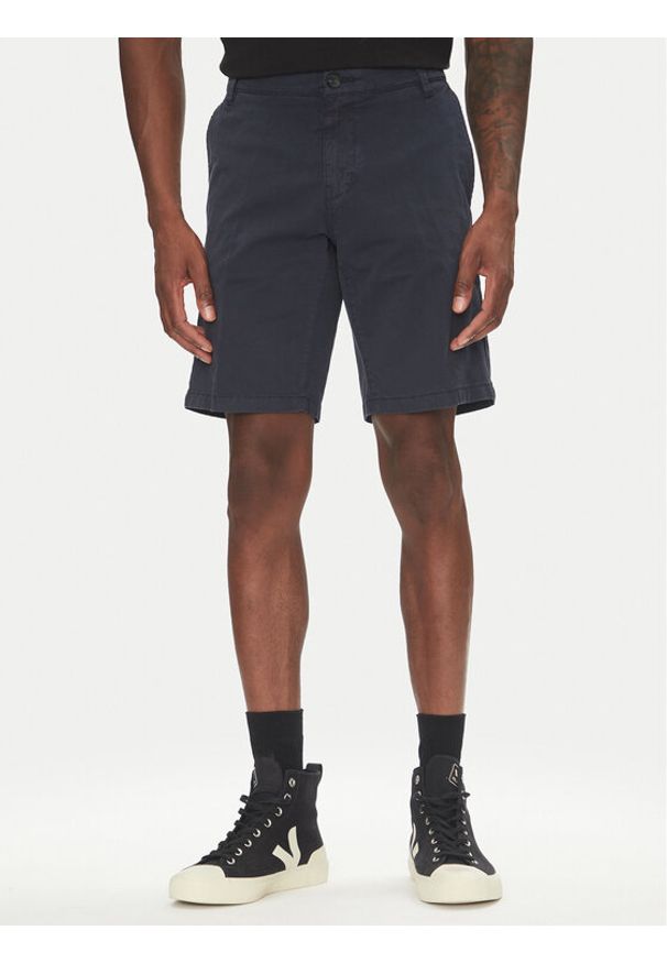 Mustang Szorty materiałowe Amsterdam 1016450 Granatowy Slim Fit. Kolor: niebieski. Materiał: bawełna
