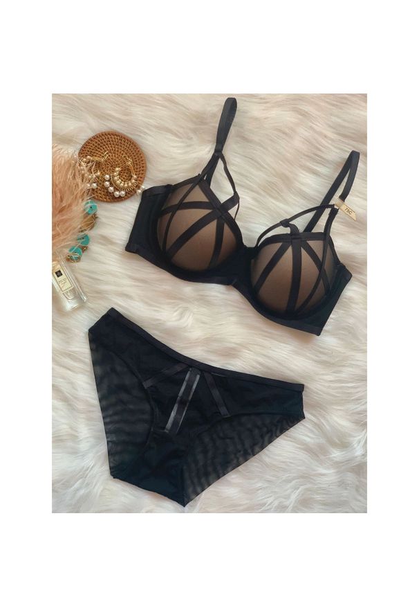 Intica - Komplet bielizny z paseczkami na romantyczne wieczory Shala. Kolor: czarny. Materiał: materiał