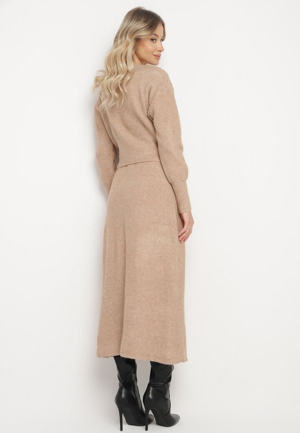 Born2be - Ciemnobeżowy Dzianinowy Komplet z Wełną Spódnica z Gumką i Kardigan na Guziki Colzina. Kolor: beżowy. Materiał: dzianina, wełna