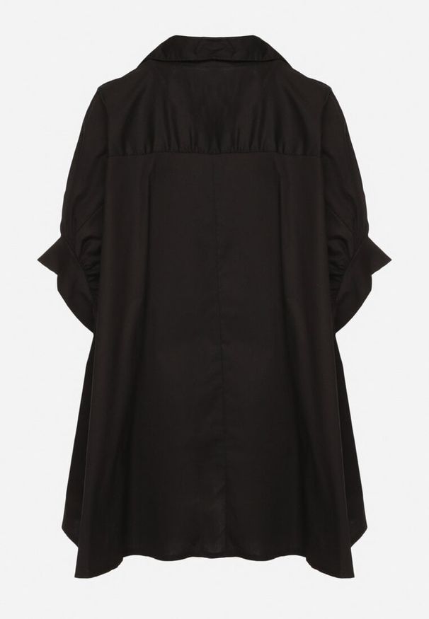 Born2be - Czarna Bawełniana Koszula o Kroju Oversize Zialira. Okazja: na co dzień. Kolor: czarny. Materiał: bawełna. Długość rękawa: krótki rękaw. Długość: krótkie. Styl: elegancki, casual