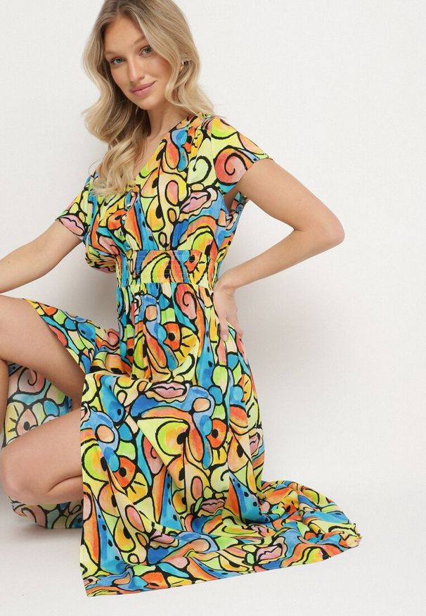 Born2be - Żółta Bawełniana Sukienka z Abstrakcyjnym Wzorem Emilisse. Okazja: na co dzień. Kolor: żółty. Materiał: bawełna. Styl: casual, klasyczny