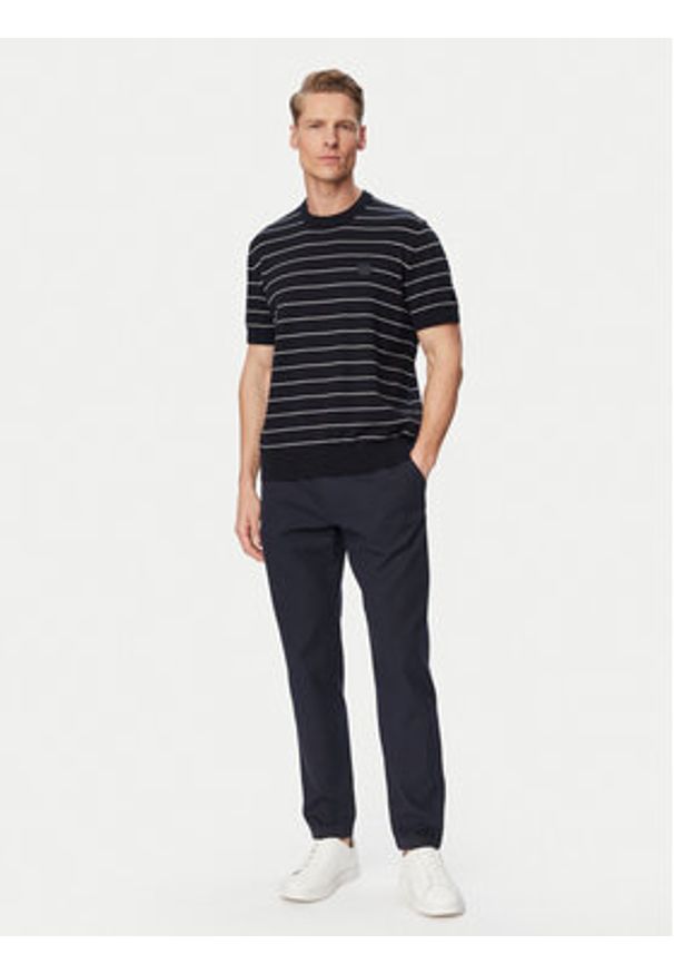 BOSS Chinosy 50559158 Granatowy Tapered Fit. Kolor: niebieski. Materiał: bawełna