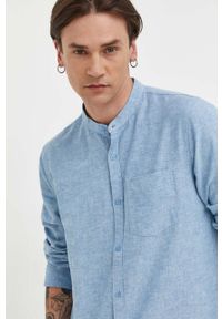 Hollister Co. koszula lniana kolor niebieski regular ze stójką. Typ kołnierza: kołnierzyk stójkowy. Kolor: niebieski. Materiał: len. Długość rękawa: długi rękaw. Długość: długie #1