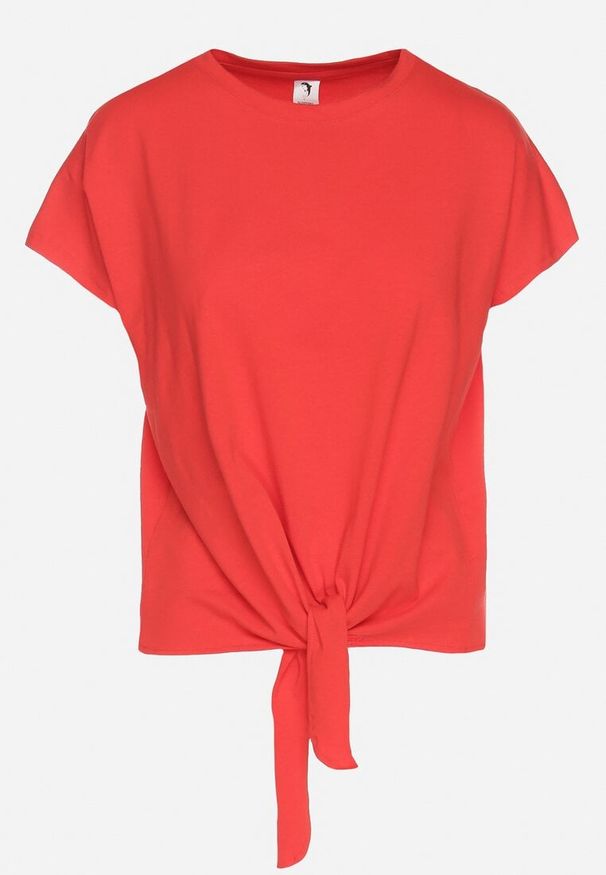 Born2be - Czerwony T-shirt z Bawełny z Ozdobnym Wiązaniem Sunitra. Okazja: na spotkanie biznesowe, na co dzień. Kolor: czerwony. Materiał: bawełna. Sezon: lato, wiosna. Styl: biznesowy, klasyczny, casual