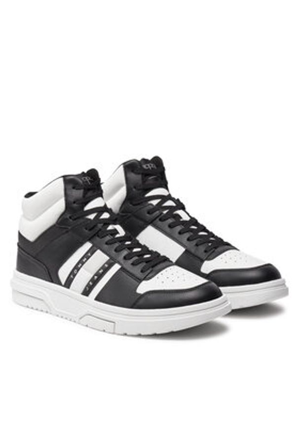 Tommy Jeans Sneakersy The Brooklyn Mix Mat Mid EM0EM01458 Czarny. Kolor: czarny. Materiał: skóra