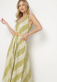 Born2be - Zielona Sukienka o Rozkloszowanym Kroju z Szerokimi Ramiączkami Filenaria. Okazja: na co dzień. Kolor: zielony. Materiał: jeans, materiał. Długość rękawa: na ramiączkach. Typ sukienki: proste. Styl: casual, elegancki #5