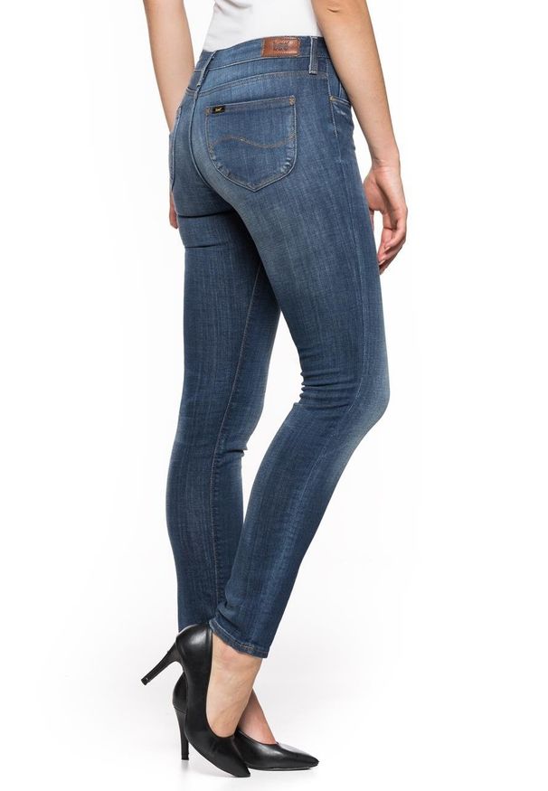 Lee - SPODNIE LEE DAMSKIE SCARLETT DEEP CLUSH L526ALBB. Wzór: aplikacja