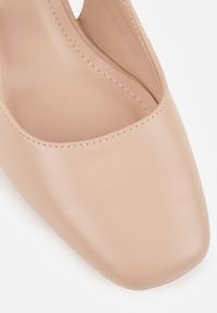 Born2be - Beżowe Czółenka na Kwadratowym Obcasie z Ozdobnymi Paseczkami i Sprzączką Elarose. Okazja: na co dzień. Zapięcie: sprzączka. Kolor: beżowy. Materiał: jeans. Obcas: na obcasie. Styl: wizytowy, casual, klasyczny, elegancki. Wysokość obcasa: średni #8