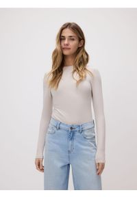 Reserved - Gładkie body - beżowy. Kolor: beżowy. Materiał: dzianina, bawełna. Wzór: gładki