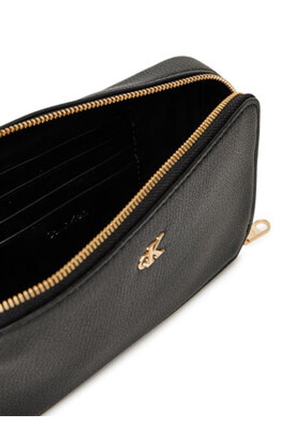 Calvin Klein Jeans Torebka Minimal Mono Camera Bag LV04K1086G Czarny. Kolor: czarny. Materiał: skórzane
