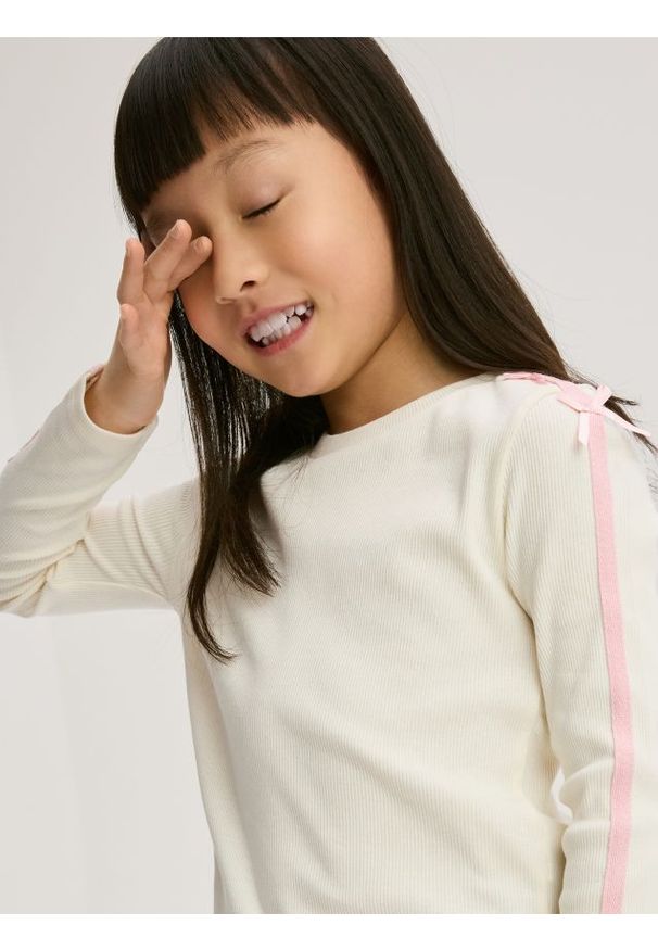 Reserved - Bawełniana koszulka z lampasami - złamana biel. Materiał: bawełna