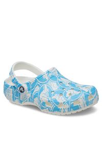 Crocs Klapki Classic Duke Print Clog 210003 Niebieski. Kolor: niebieski. Wzór: nadruk