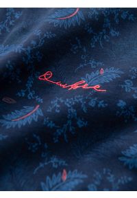 Ombre Clothing - Męska koszula bawełniana z motywem roślinnym – granatowa V1. Okazja: na co dzień. Kolor: niebieski. Materiał: bawełna. Wzór: gładki, kolorowy, nadruk, haft. Styl: klasyczny, casual, elegancki #4