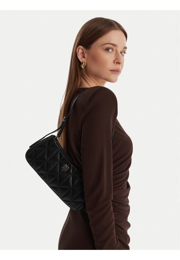 Calvin Klein Torebka Quilted Small Shoulder Bag LV04F3327G Czarny. Kolor: czarny. Materiał: skórzane