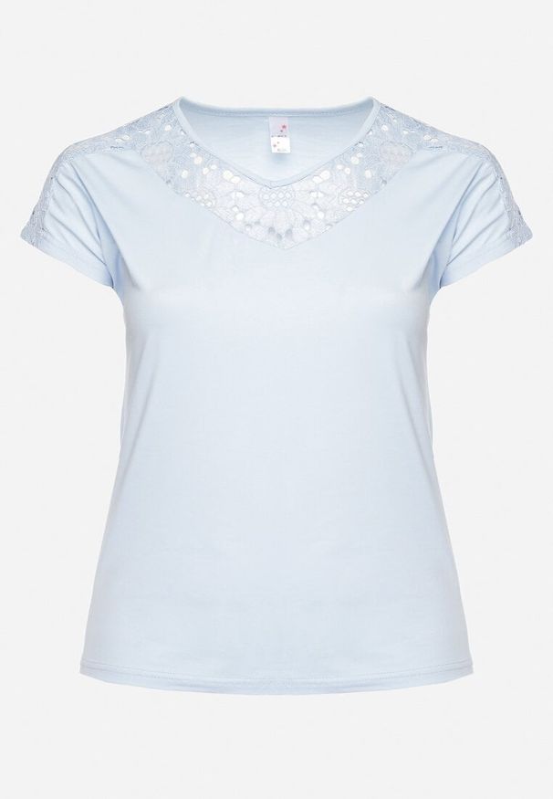 Born2be - Jasnoniebieski T-shirt z Krótkim Rękawem i Ozdobną Koronką Winneli. Okazja: na co dzień. Kolekcja: plus size. Kolor: niebieski. Materiał: koronka. Długość rękawa: krótki rękaw. Długość: krótkie. Wzór: koronka. Styl: klasyczny, elegancki, casual