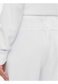 Calvin Klein Performance Spodnie dresowe 00GWS4P656 Biały Relaxed Fit. Kolor: biały. Materiał: syntetyk