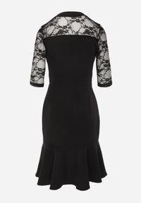 Renee - Czarna Sukienka VICES o Taliowanym Kroju z Rękawami z Koronki Metirei. Kolor: czarny. Materiał: koronka. Wzór: koronka. Styl: elegancki #8