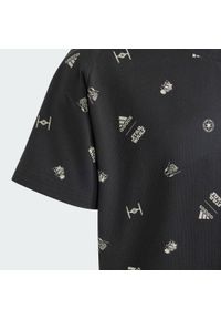 Adidas - Koszulka adidas x Star Wars Z.N.E. Kids. Kolor: czarny, szary, wielokolorowy. Materiał: bawełna. Wzór: motyw z bajki. Sport: joga i pilates