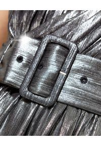 RETROFETE - Metaliczna sukienka maxi Andrea. Kolor: srebrny. Materiał: materiał. Typ sukienki: asymetryczne. Styl: elegancki. Długość: maxi #5