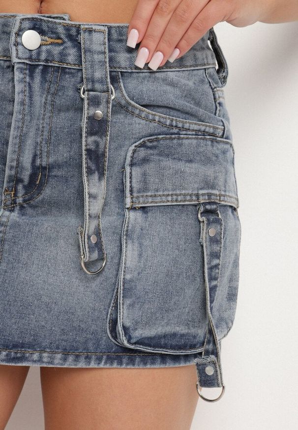 Born2be - Niebieska Bawełniana Spódnica Jeansowa z Ozdobnymi Paskami Tirimi. Okazja: na co dzień. Kolor: niebieski. Materiał: jeans, bawełna. Wzór: paski. Styl: klasyczny, casual
