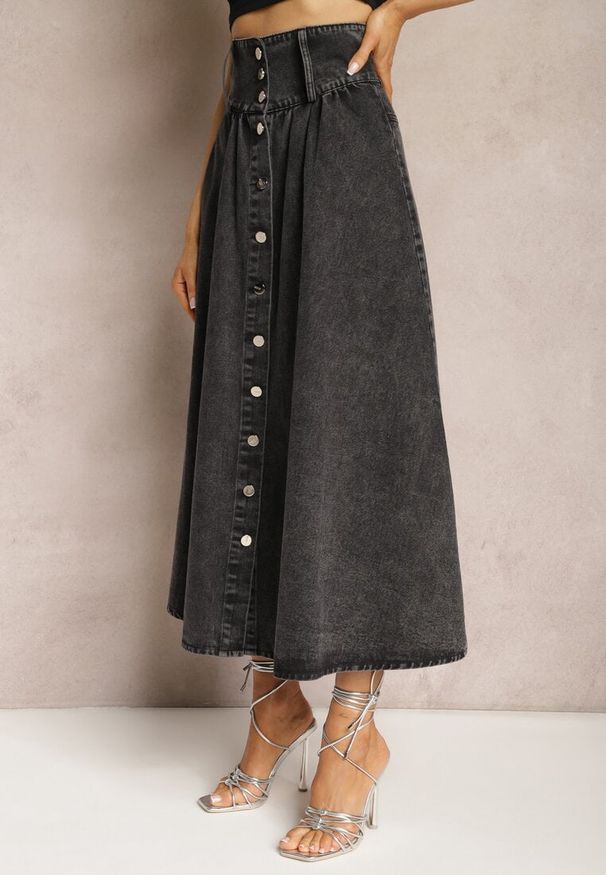 Renee - Czarna Jeansowa Spódnica Maxi z Guzikami z Bawełny Rachellia. Kolor: czarny. Materiał: jeans, bawełna
