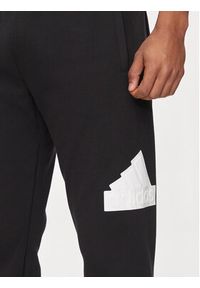 Adidas - adidas Spodnie dresowe Future Icons IN3322 Czarny Regular Fit. Kolor: czarny. Materiał: bawełna #4