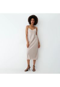 Mohito - Bieliźniana sukienka midi - Kremowy. Kolor: kremowy. Długość: midi #1