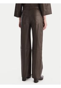 ViCOLO Spodnie skórzane TF0318 Brązowy Regular Fit. Kolor: brązowy. Materiał: skóra #5