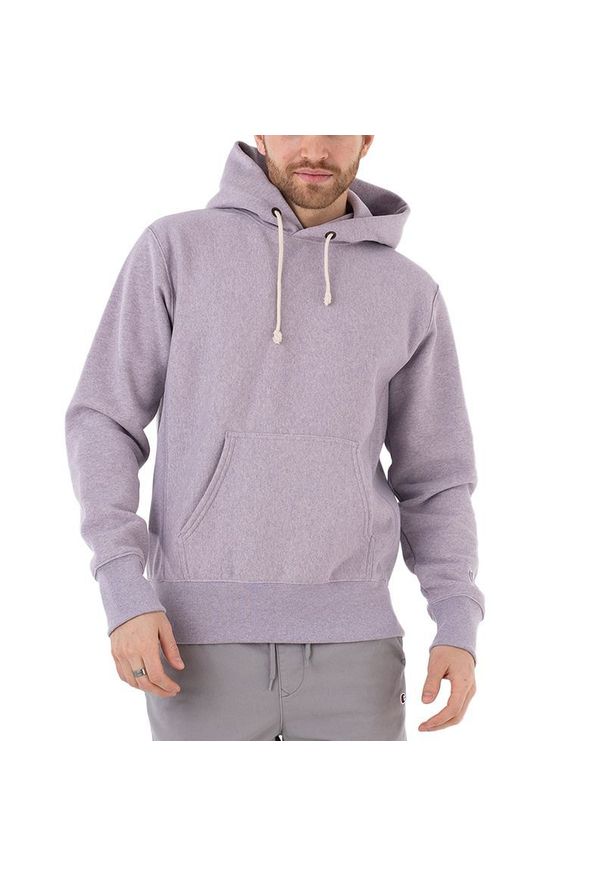 Bluza Champion Hooded Sweatshirt 218800-VM004 - fioletowa. Typ kołnierza: kaptur. Kolor: fioletowy. Materiał: tkanina, poliester, bawełna. Wzór: aplikacja. Styl: sportowy, klasyczny
