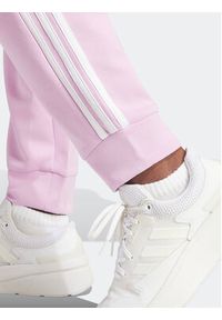 Adidas - adidas Spodnie dresowe Future Icons 3-Stripes IM2546 Różowy Regular Fit. Kolor: różowy. Materiał: bawełna #3
