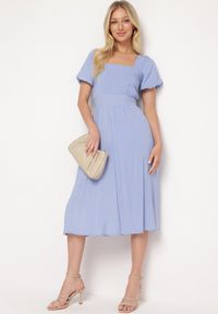 Born2be - Niebieska Rozkloszowana Sukienka z Wiskozy z Wycięciem i Wiązaniem na Plecach Dimicia. Typ kołnierza: dekolt kwadratowy. Kolor: niebieski. Materiał: wiskoza. Długość rękawa: krótki rękaw. Typ sukienki: rozkloszowane. Styl: elegancki